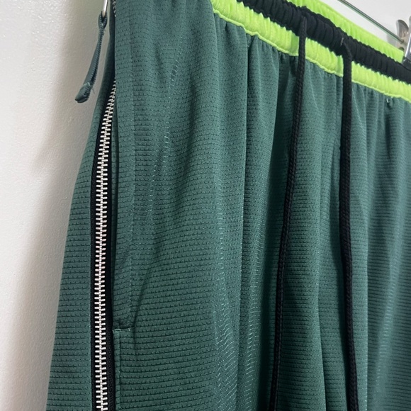 Green Nike Dri-fit athletic shorts NWOT - Picture 3 of 4